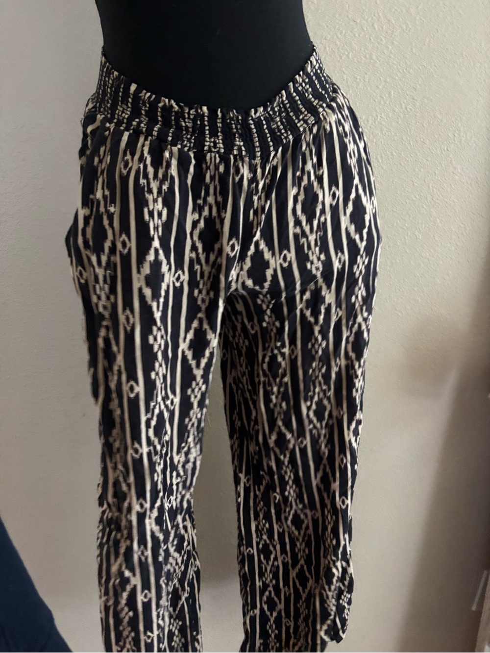 bobeau Black and Cream Wide Leg Patterned Pants